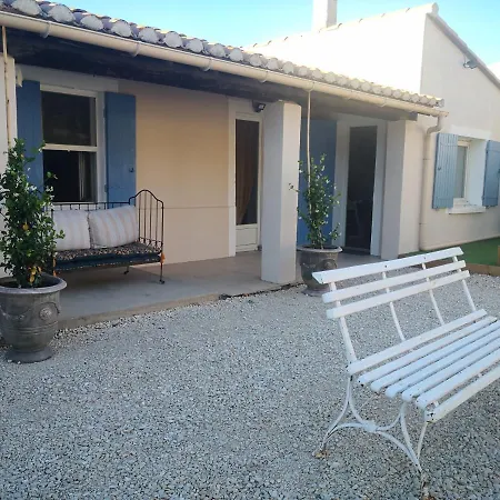 Paisible Aux Pieds Des Alpilles, Parking Prive *