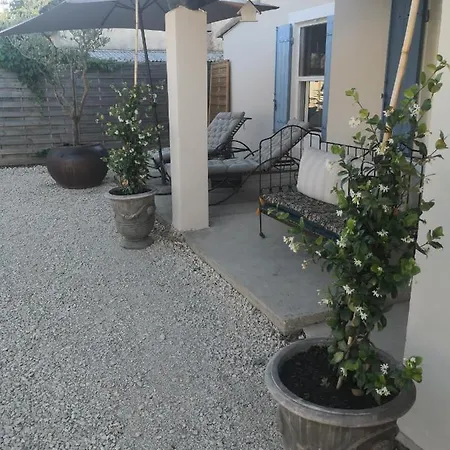 Paisible Aux Pieds Des Alpilles, Parking Prive Holiday home *